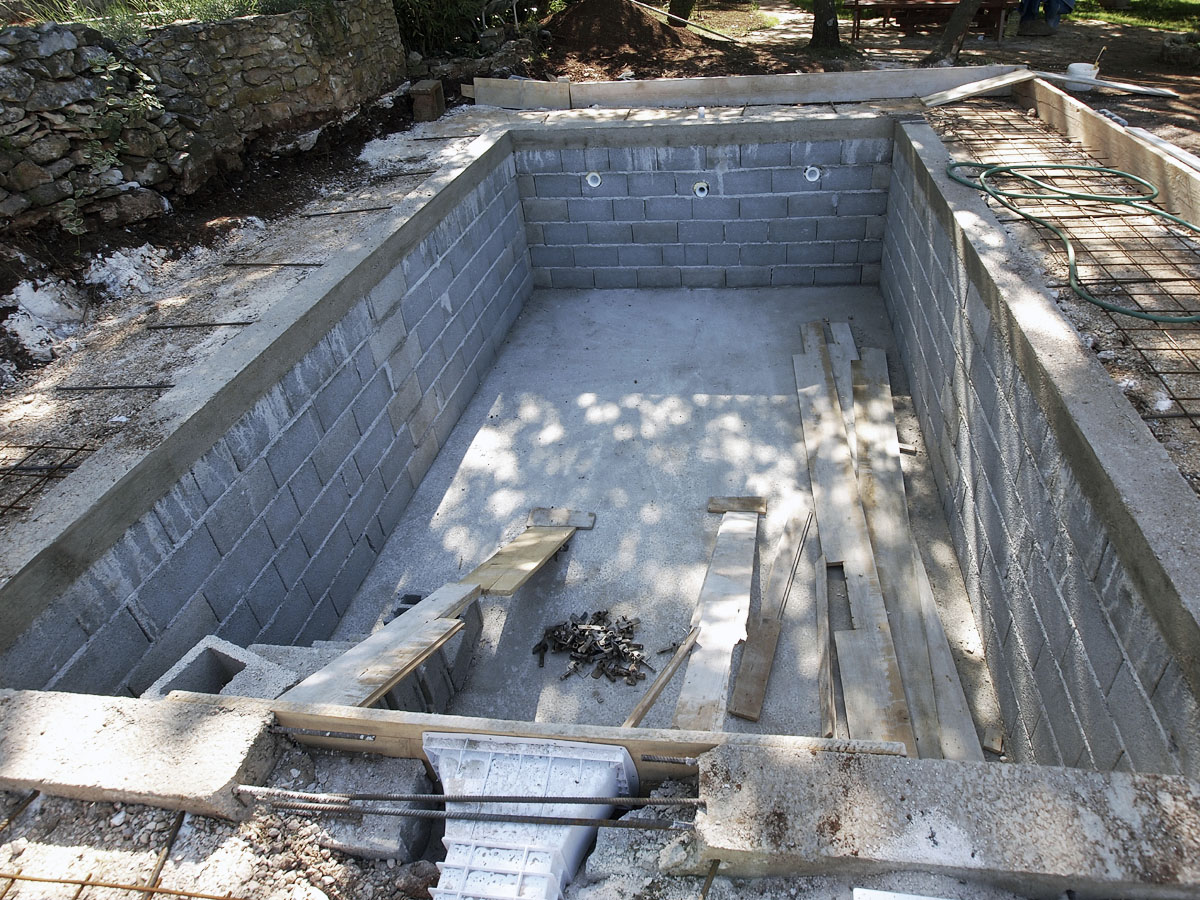 swimming pool in building